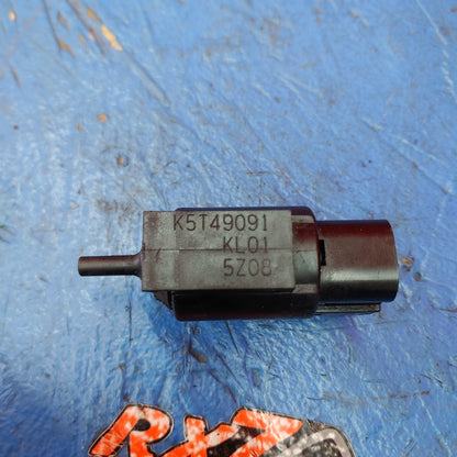 Rx8 Genuine Oem Air Solenoid Valve Kl01-18-741 Oem F/S      SH6B3/6