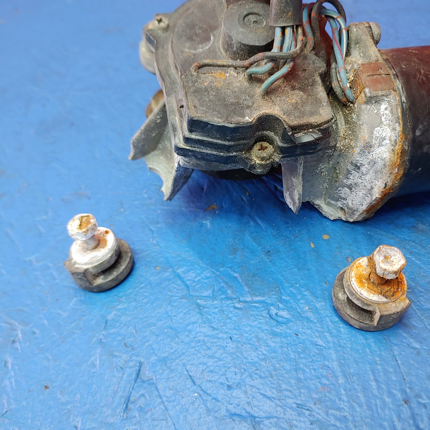 Wiper Motor Broken Mounts RX7 FD FD3S 93 - 02 Mazda SH6B4/12