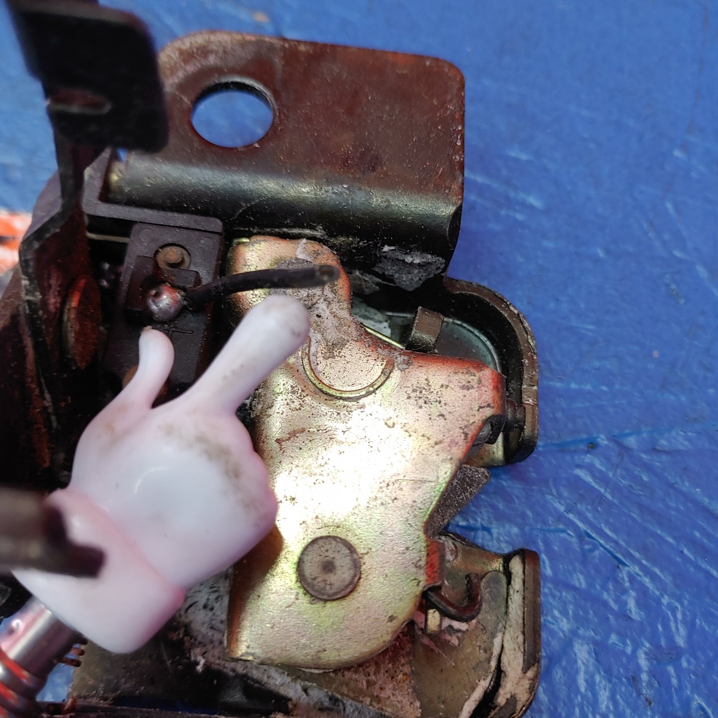Rear Hatch Trunk Latch  RX7 FD FD3S 93 - 02 Mazda SH6B8/4