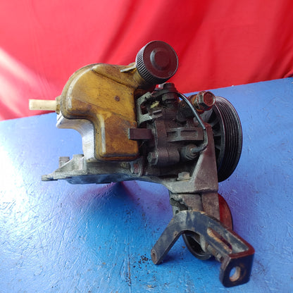 Power Steering Pump With Reservoir Bracket And Pulley  RX7 FD FD3S 93 - 02 Mazda SH7B1/3
