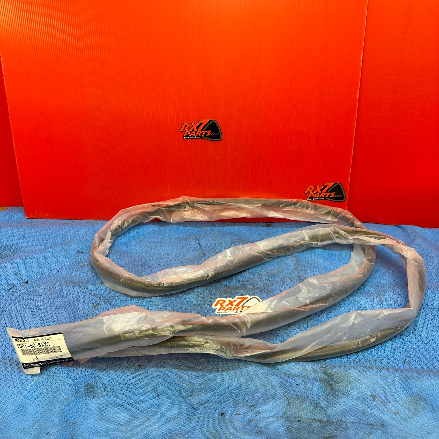 LHD, RHD Front Upper Windshield Moulding FD01 50 6AXC Mazda Rx7 FD3S FD S7B5WDM
