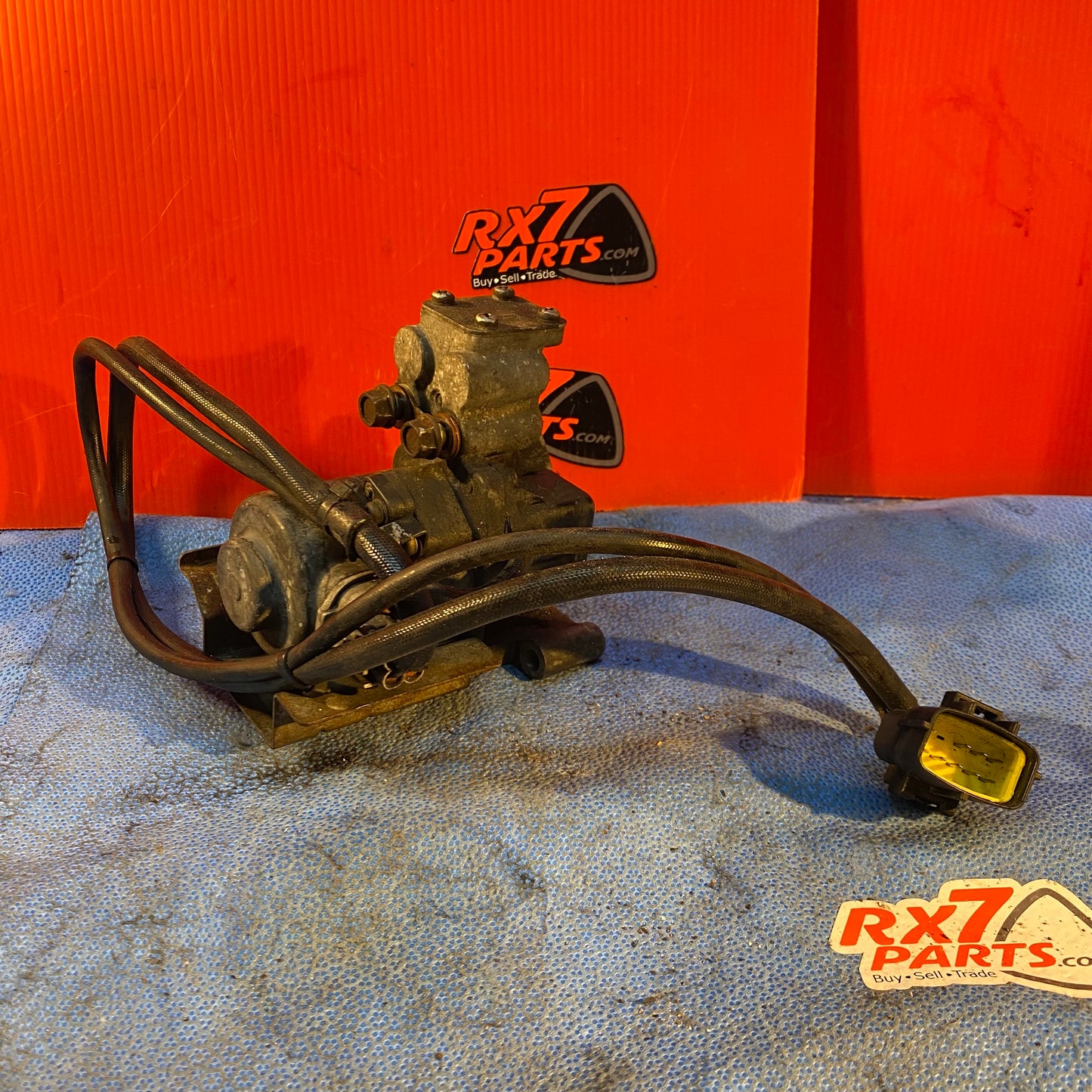 LHD, RHD Oil Metering Pump Assembly   Mazda Rx7 FD3S FD S7B1/11