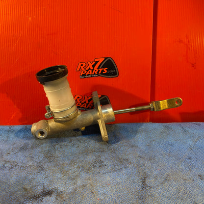 Nissan Clutch Master Cylinder    S7B4/11