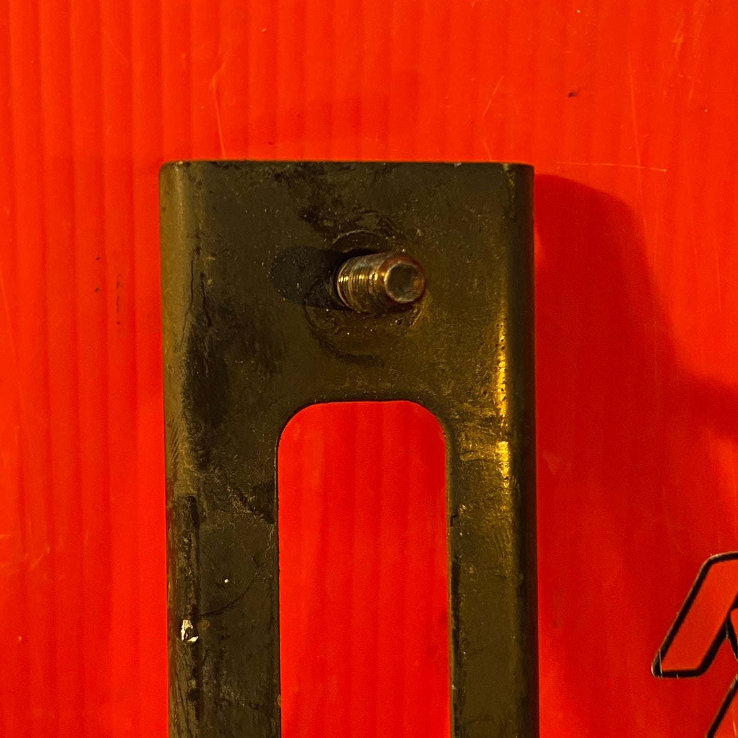 LHD, RHD Left Oil Cooler Bracket    S6B14/2