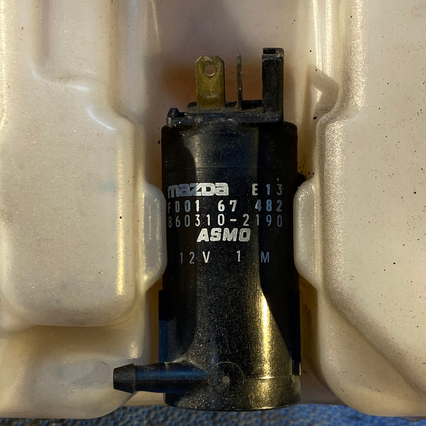 LHD, RHD Washer Fluid Reservoir with Pump  Mazda Rx7 FD3S FD S7B2/2