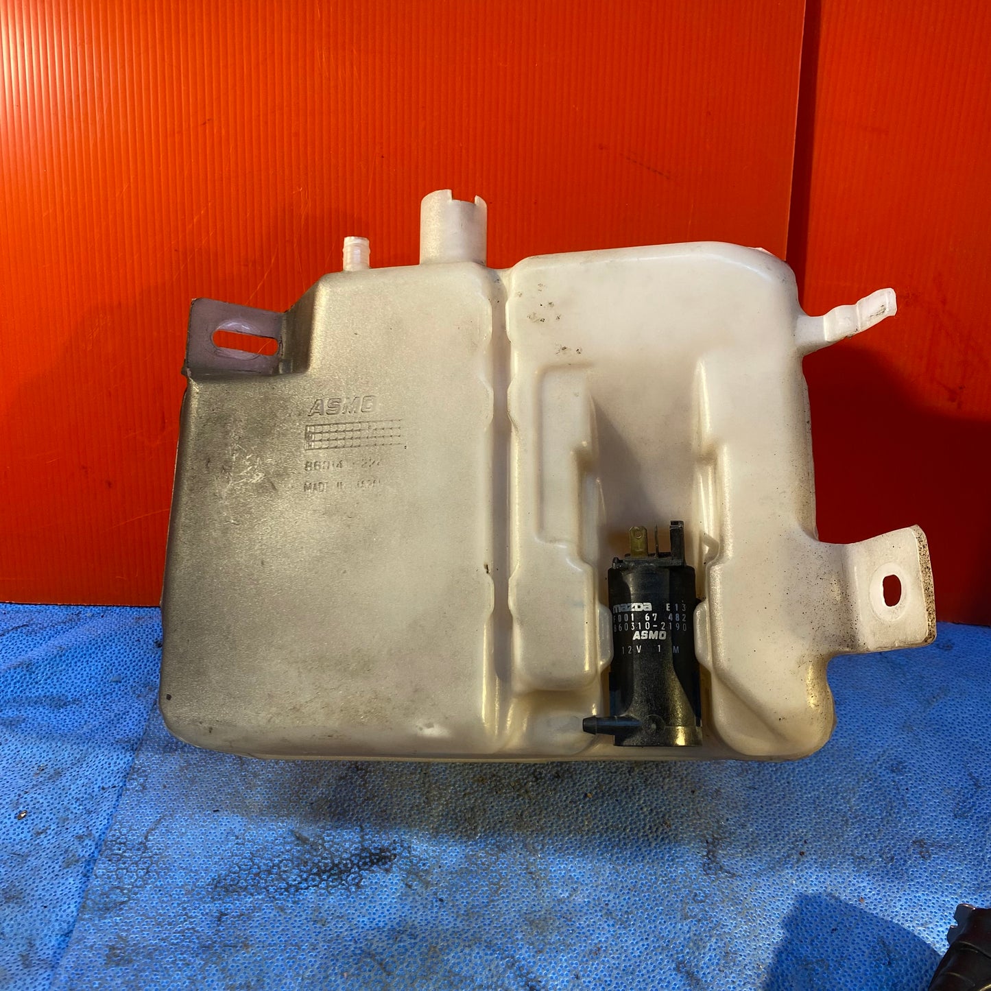 LHD, RHD Washer Fluid Reservoir with Pump  Mazda Rx7 FD3S FD S7B2/2