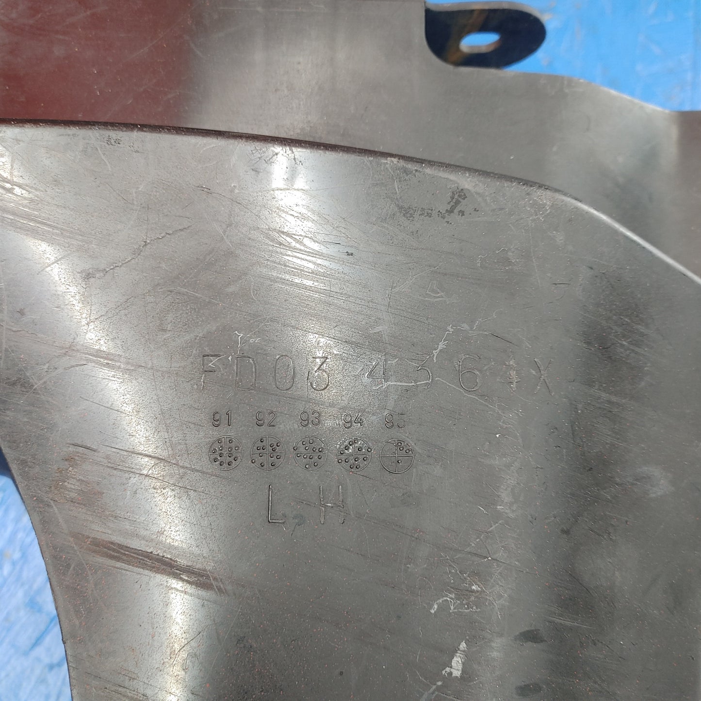 Front Lower Tray With LH RH Air Brake Ducts FD01-56-1B0C / FD03-43-64XE  RX7 FD FD3S 93 - 02 Mazda s4b0/45