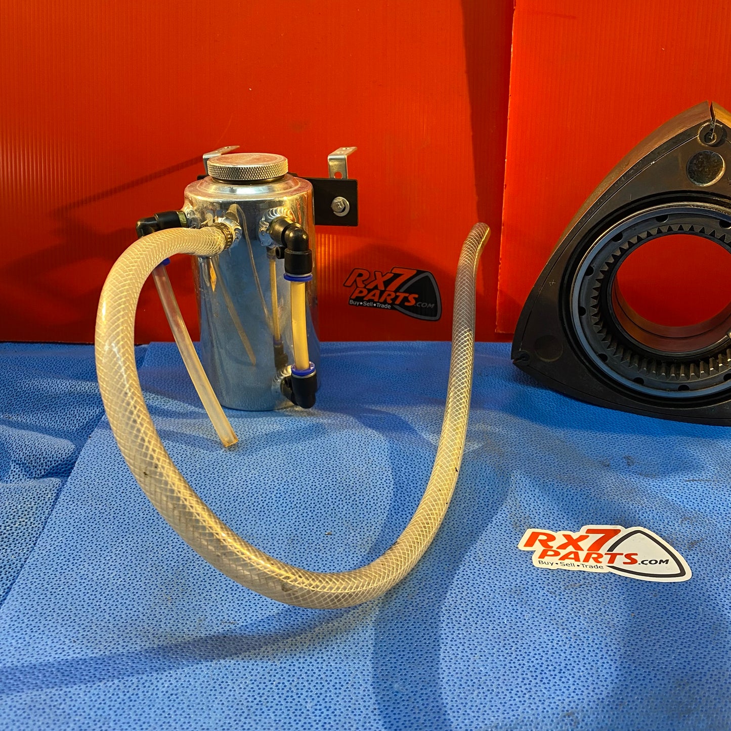 LHD, RHD Weapon:R Universal Aluminum Coolant Overflow Tank 18 FL OZ  826:211:101  S4B10WROT