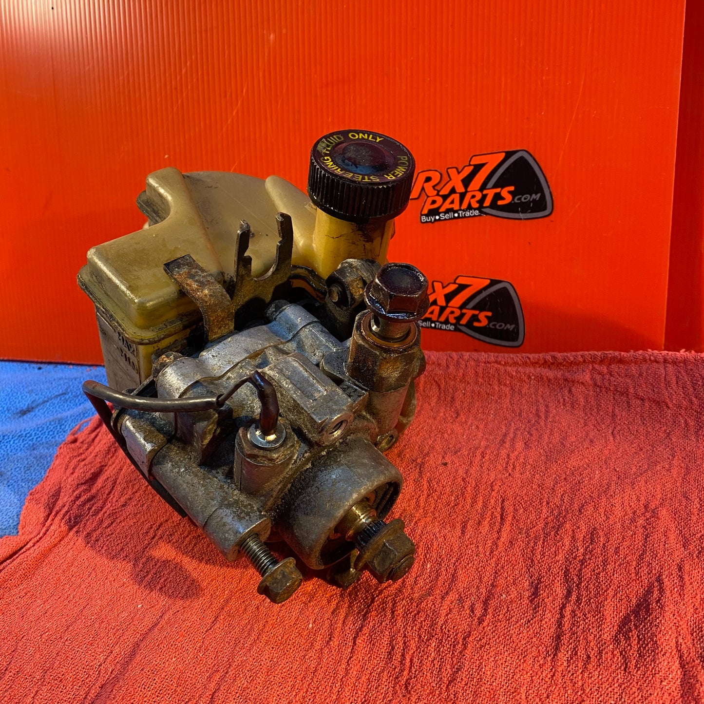 LHD, RHD Power Steering Pump with Reservoir   Mazda Rx7 FD3S FD S7B4/9
