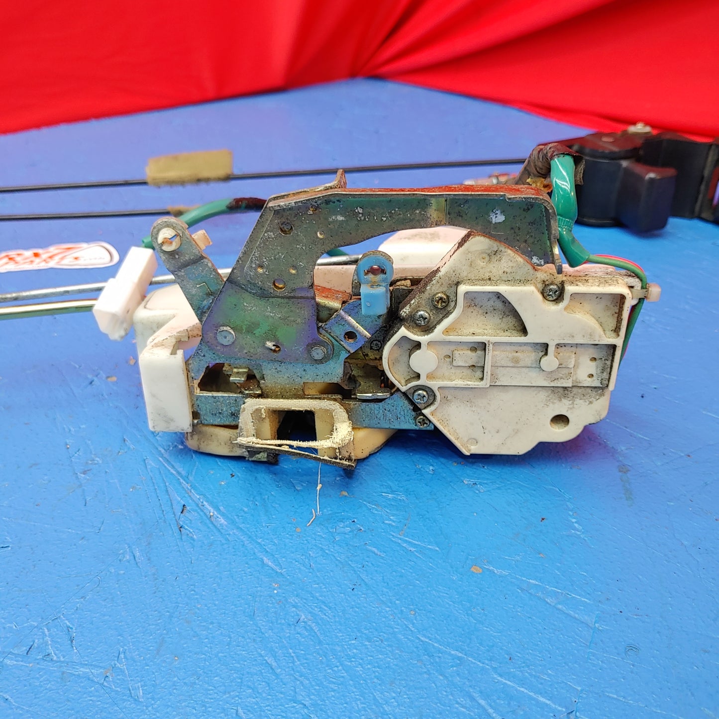 RHD RHD FRONT LEFT DOOR LOCK LATCH ACTUATOR ASSY FD RX7 FD FD3S 93 - 02 Mazda s8b14/12