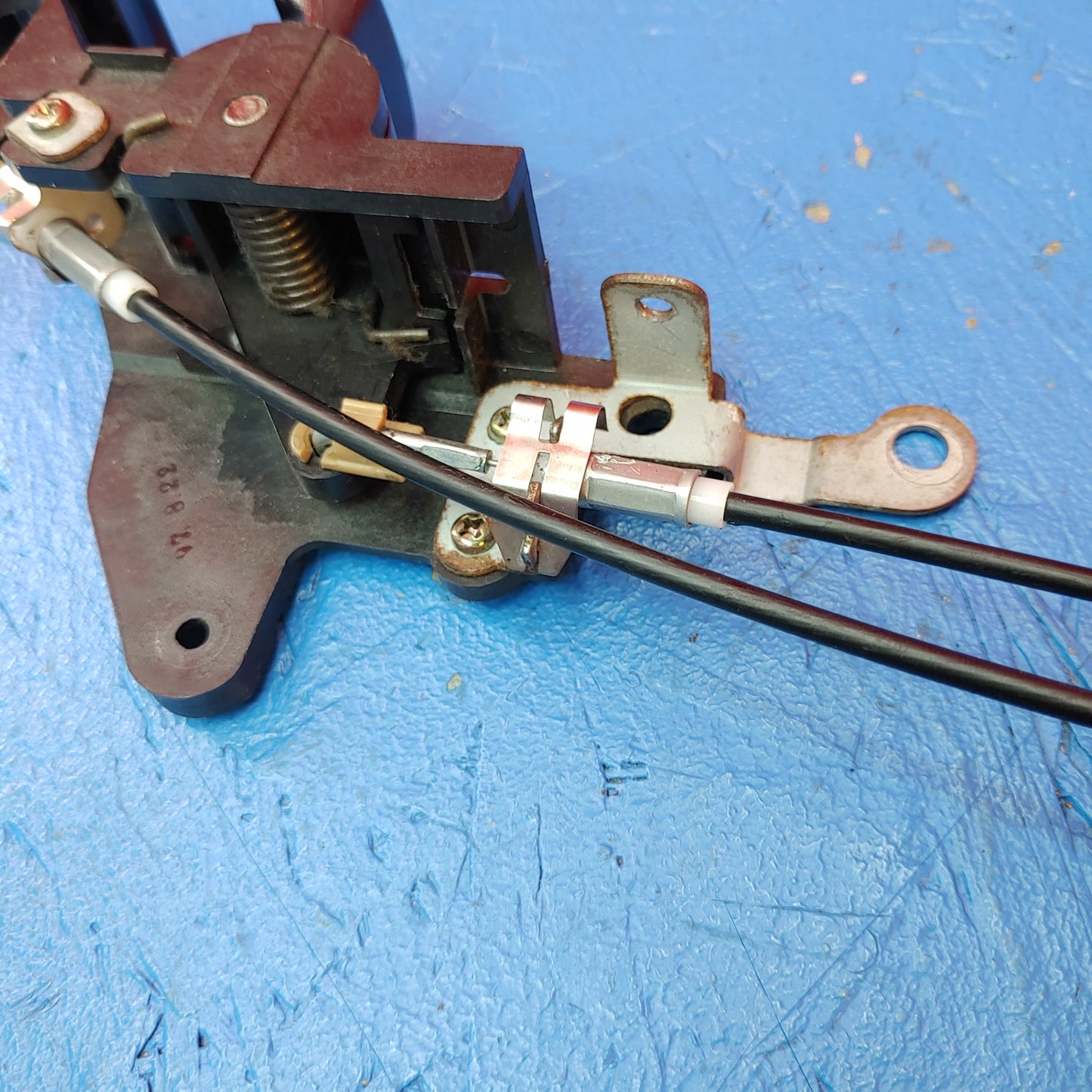 RHD RHD FRONT LEFT DOOR LOCK LATCH ACTUATOR ASSY FD RX7 FD FD3S 93 - 02 Mazda s8b14/12