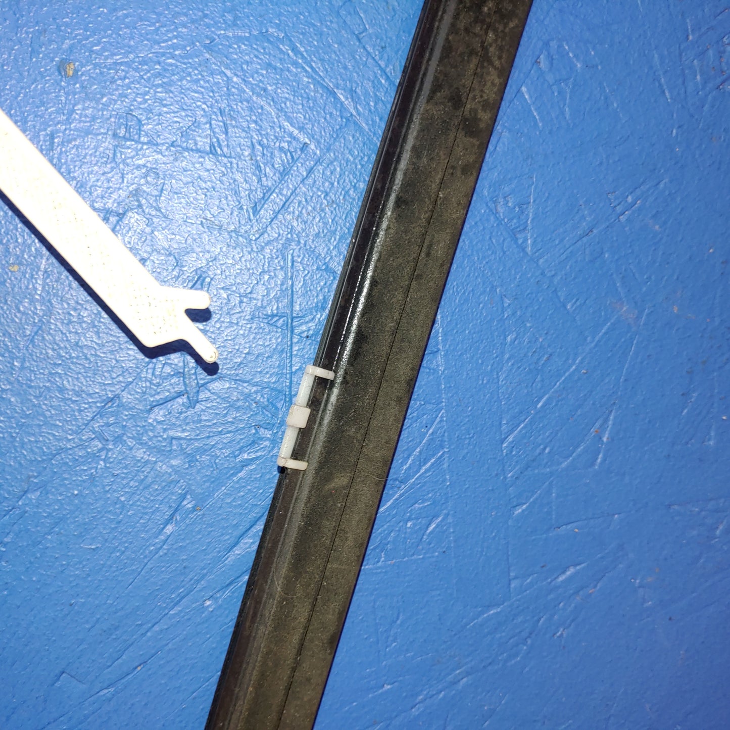 LHD, RHD Door Window Belt Line Trim Molding Right FD01-50-640E R RX7 FD FD3S 93 - 02 Mazda S4B0/48