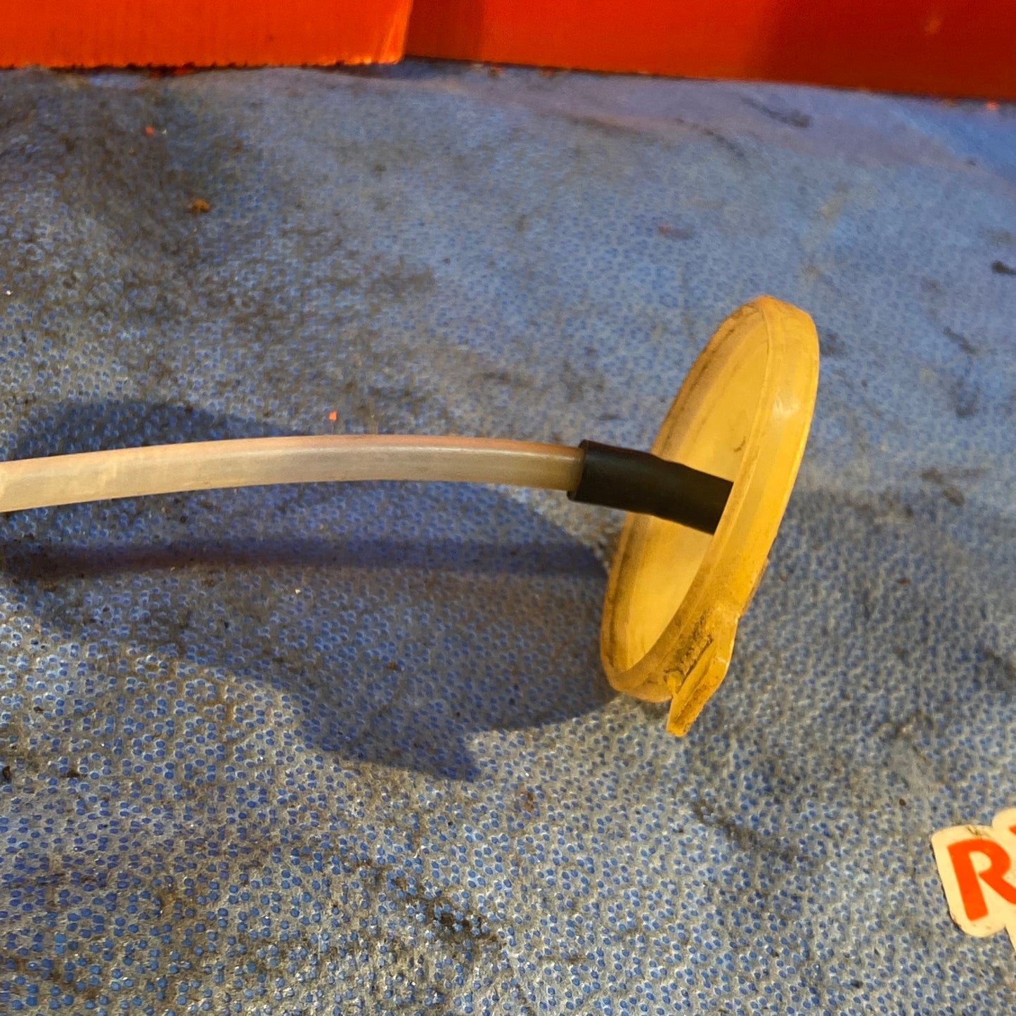 LHD, RHD Windshield Washer Fluid Reservoir Filler Neck Dipstick Cap   Mazda Rx7 FD3S FD S7B2/6